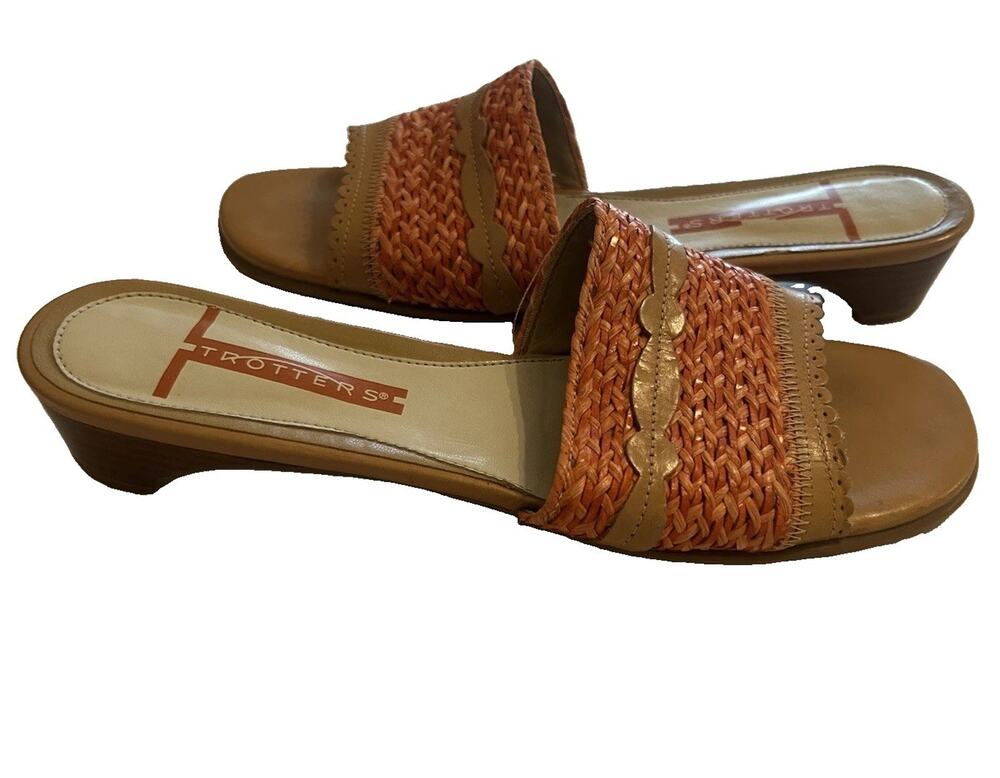 Trotters Women Size US 8.5N Brown & Coral Woven Slides Kitten Block Heel Sandals